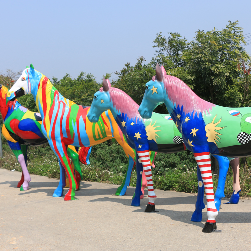 玻璃鋼彩繪馬雕塑，公園擺件 (2)