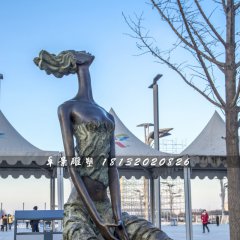 仰望藍(lán)天的少女銅雕，公園景觀雕塑