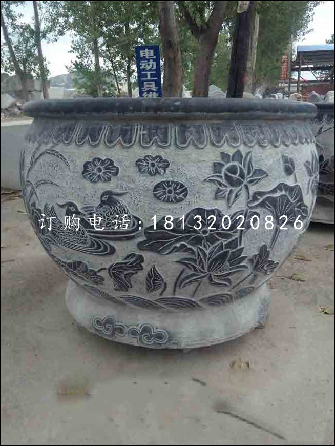 荷花石浮雕水盆，青石水缸